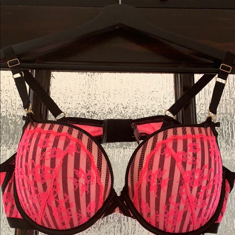 Victoria’s Secret Very Sexy Padded Demi Bra